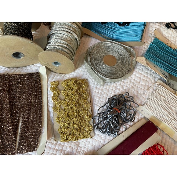 lot of  Assorted vintage 80s/90s sewing supplies Trims, Piping..see photos! - Picture 5 of 14